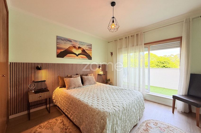 Imagem Quarto de apartamento t3 em Travessa Doutor Carlos da Silva Mouta, 10
