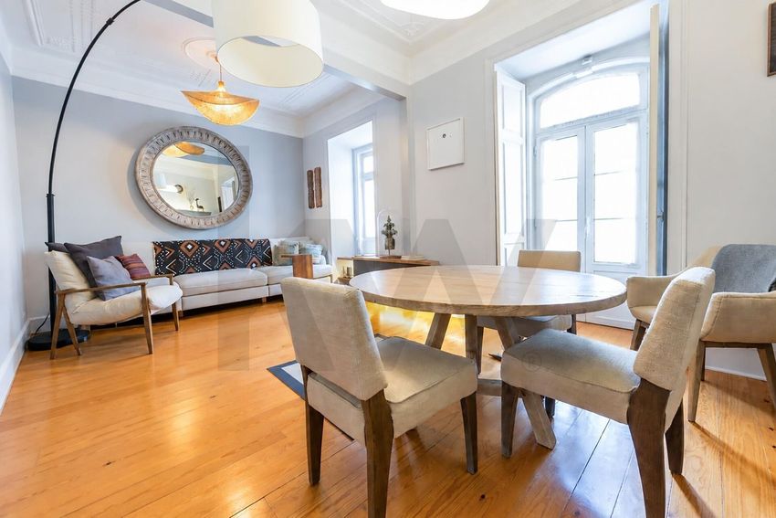 Imagem Sala de estar de apartamento t2 em Avenida das Forças Armadas, 37