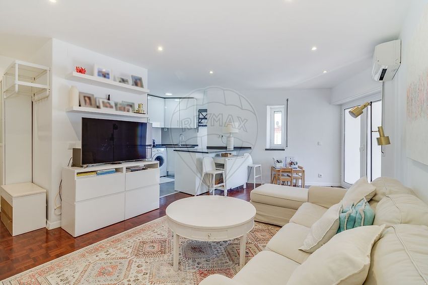 Imagem Sala de estar de apartamento t2 em Alvide - Abuxarda