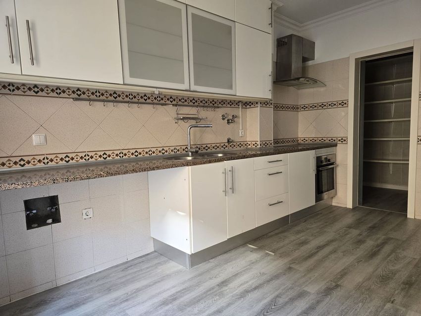 Зображення Кухня, квартира t3, Rua Jaime Cortesão