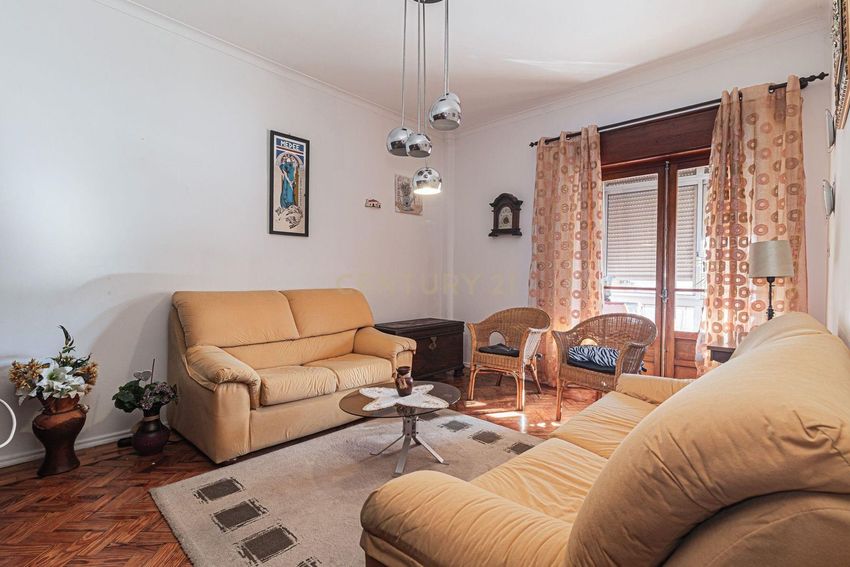 Imagem Sala de estar de apartamento t2 em Rua das Beiras, 10