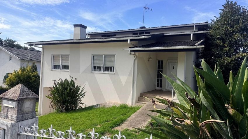 Imagem Fachada de  casa ou moradia em Caldas de São Jorge