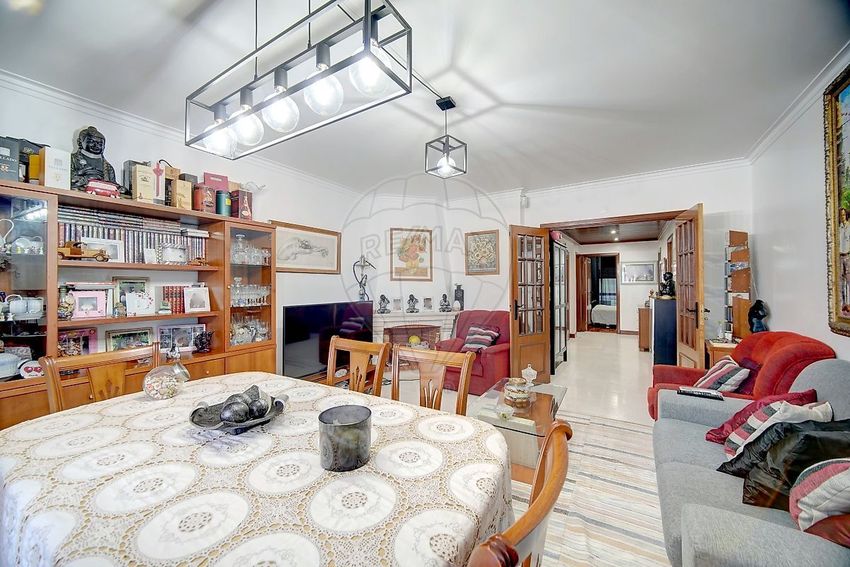 Imagem Sala de estar de apartamento t3 em Estrada Serra da Mira
