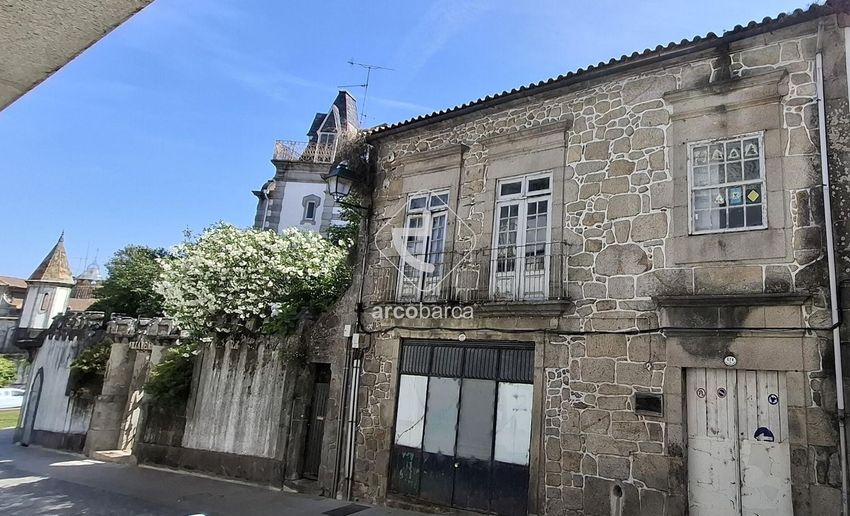Imagem Vistas de prédio em Arca e Ponte de Lima