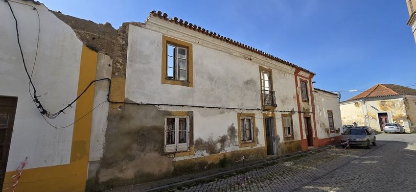 Imagem Fachada de  moradia independente em Cuba