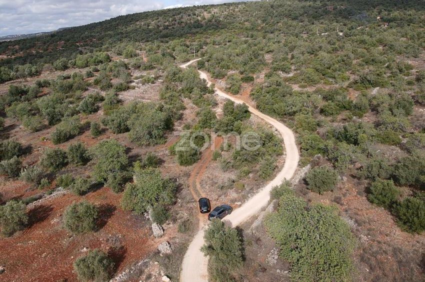 Imagem Zonas comuns de terreno em Rua de Monte Brito s/n