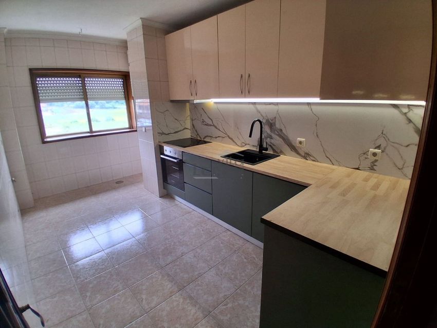 Imagem Cozinha de apartamento t3 em Centro