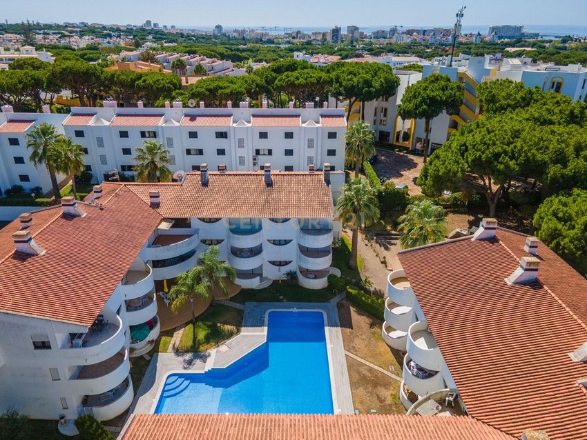 Imagem Piscina de apartamento t2 em Rua da Itália, 91