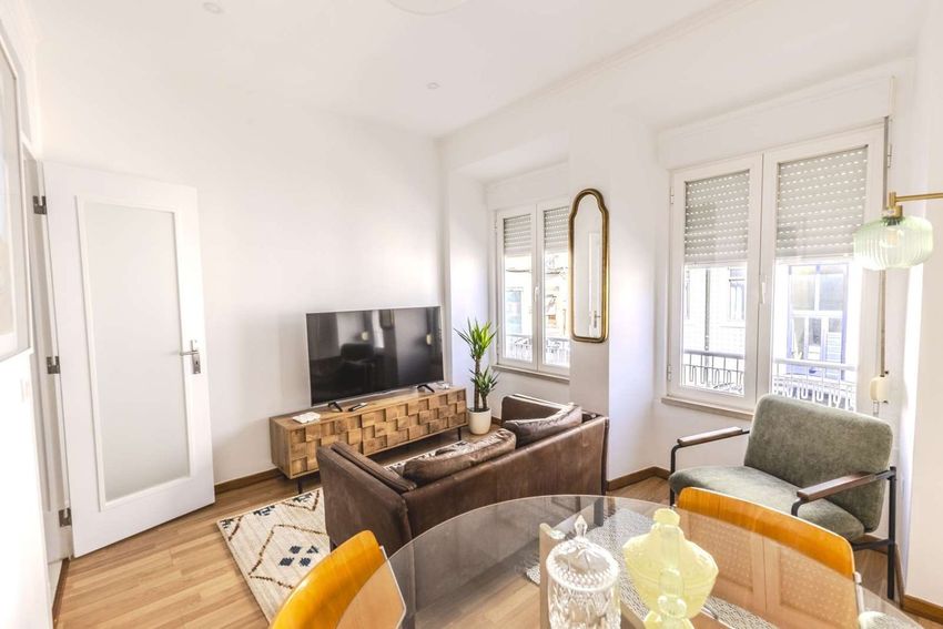 Imagem Sala de estar de apartamento t2 em Rua dos Açores