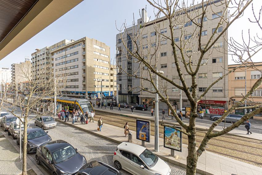 Imagem Vistas de escritório em Avenida da República s/n