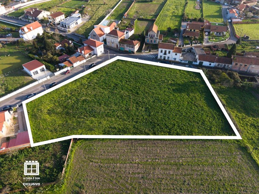 Imagem Terreno de terreno em Válega