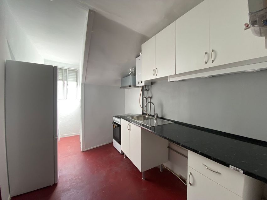 Imagem Cozinha de apartamento t2 em Rua Marcelino Mesquita