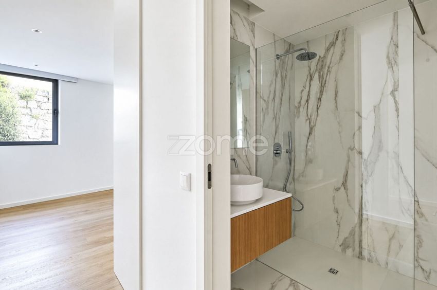 Imagem Casa de banho de apartamento t2 em Rua Calisto, 124