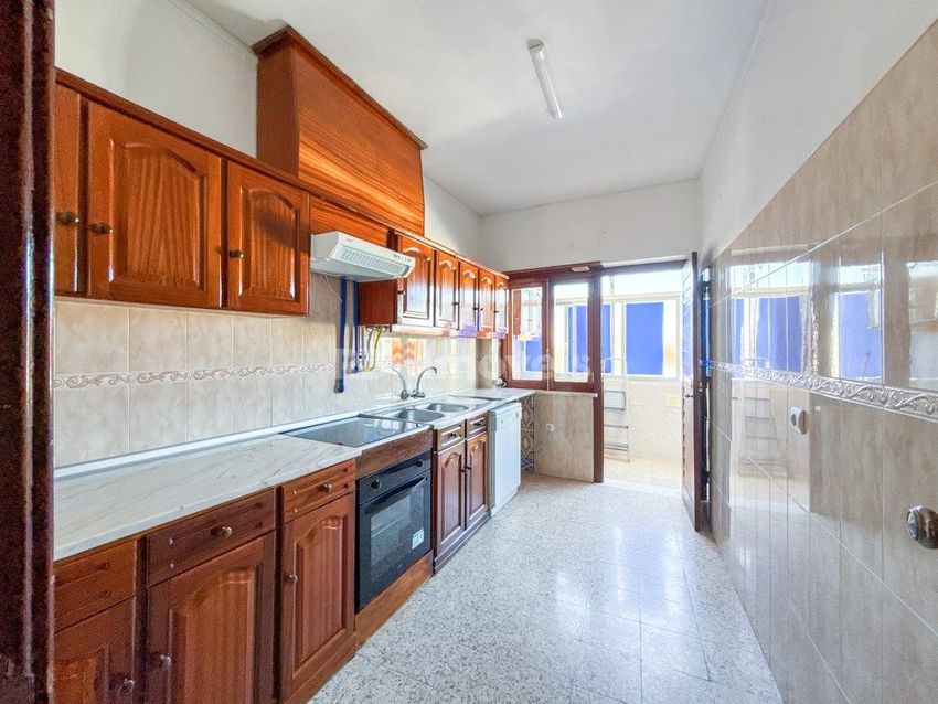 Imagem Cozinha de apartamento t2 em Rua Engenheiro Mário Costa, 20