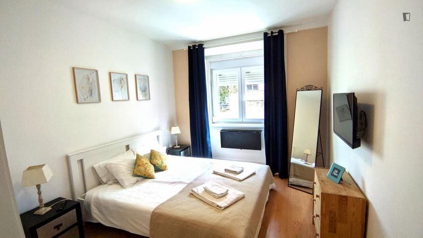 Imagem Sala de estar de apartamento t3 em Rua Adolfo Coelho