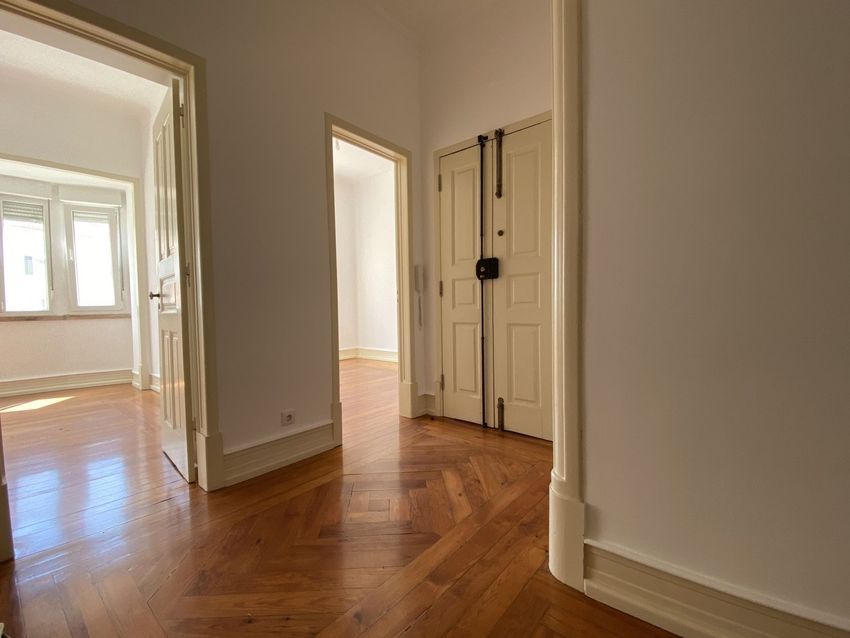 Imagem Hall de apartamento t4 em Rua Capitão Renato Baptista, 81