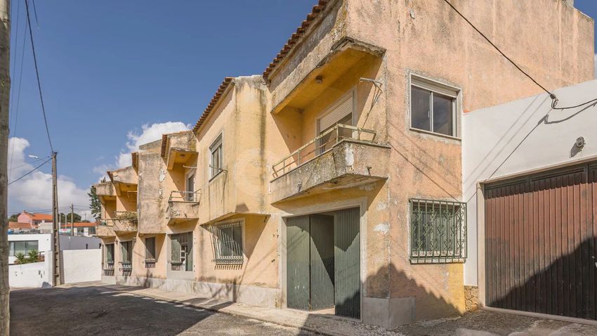 Imagem Vistas de  casa ou moradia em Beco dos Casais