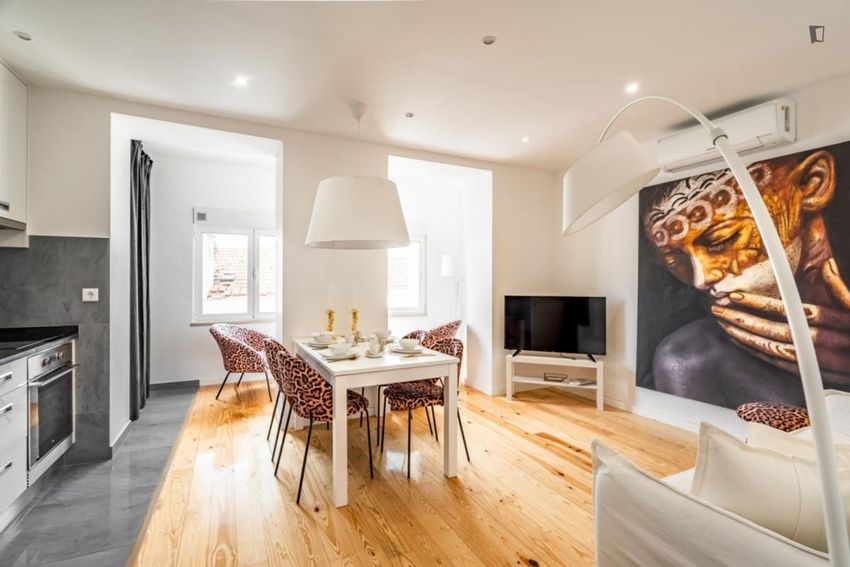 Imagem Sala de estar de apartamento t2 em Rua Bartolomeu da Costa