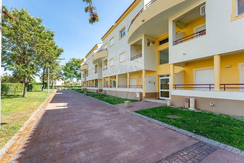 Imagem Fachada de apartamento t2 em Rua das Grevílias