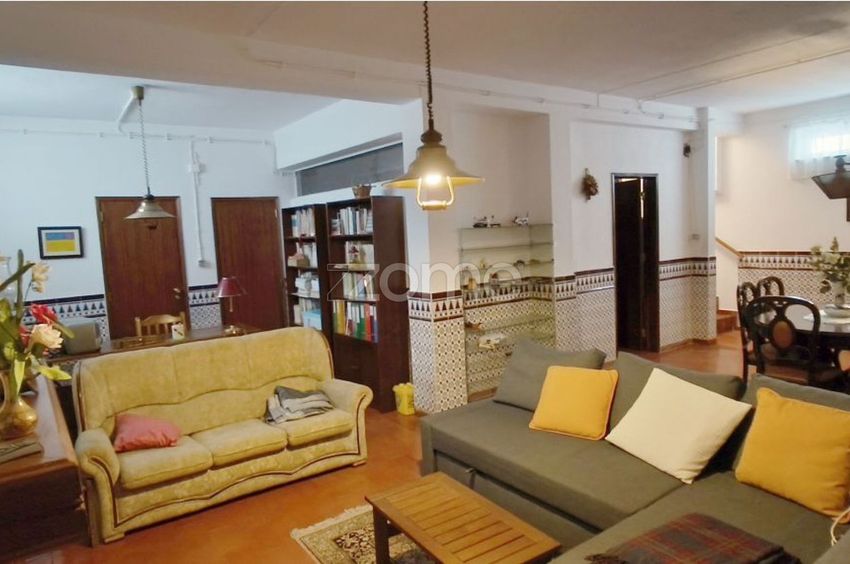 Imagem Sala de estar de  moradia independente em Rua Fernando Namora, 17