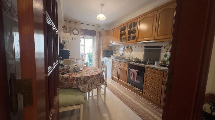 Imagem Cozinha de apartamento t2 em Rua Almada Negreiros