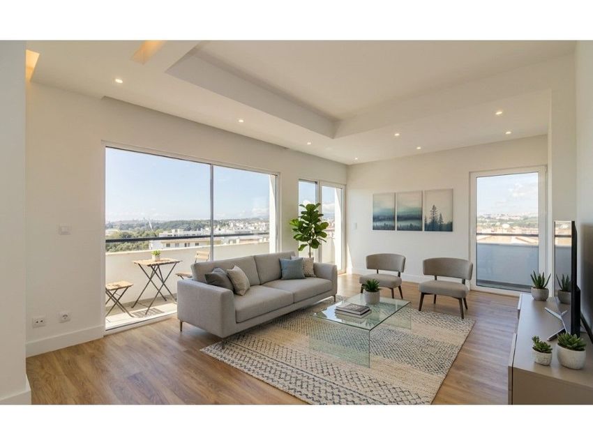 Imagem Sala de estar de apartamento t3 em Linda-a-Velha