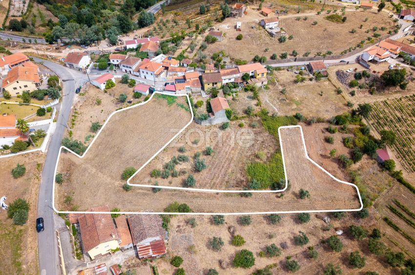 Imagem de terreno em Rua do Meio