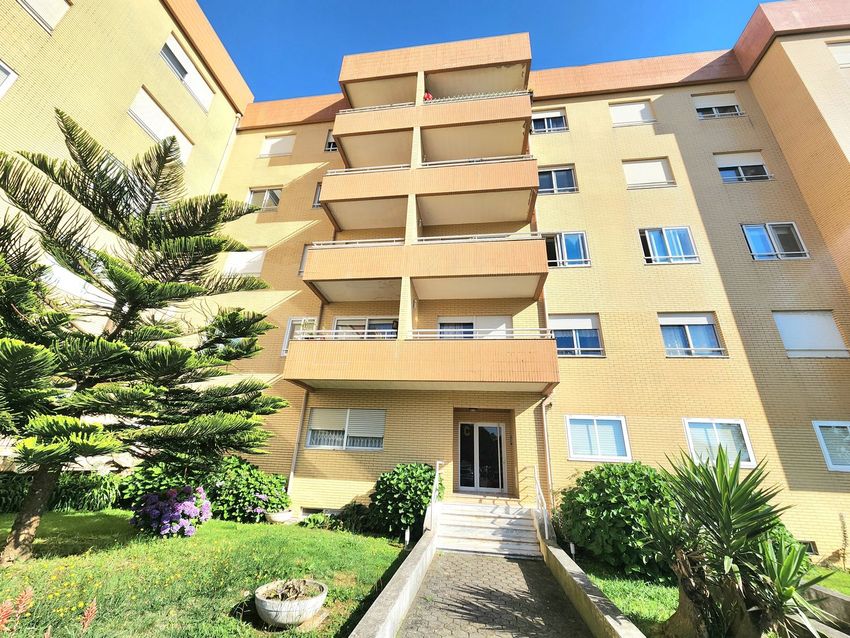 Imagem Fachada de apartamento t2 em Rua Mercado