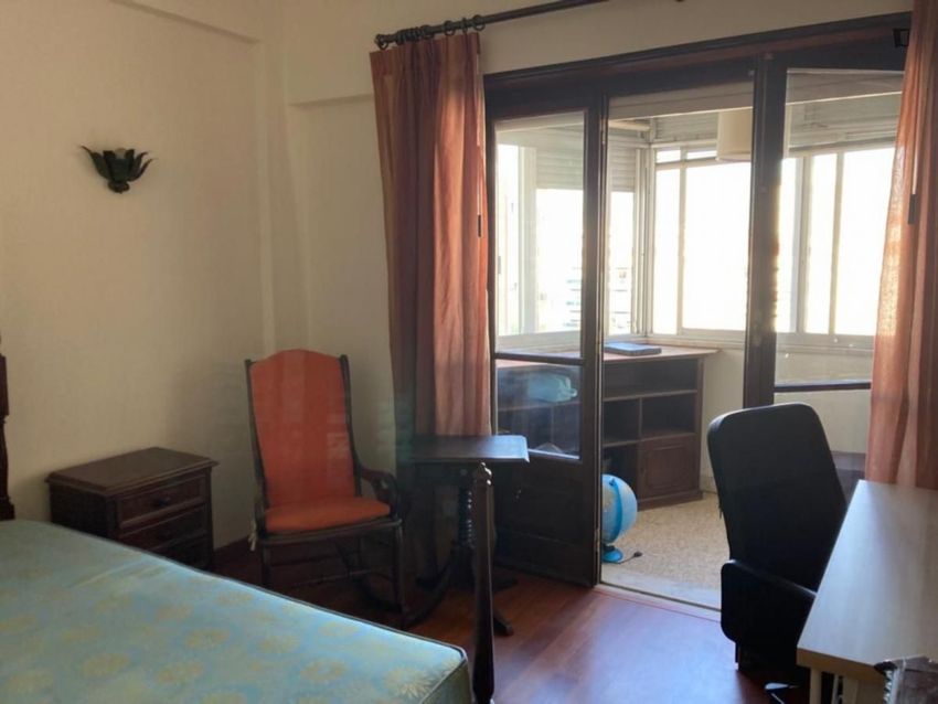 Imagem Sala de estar de quarto em Rua Doutor João Couto