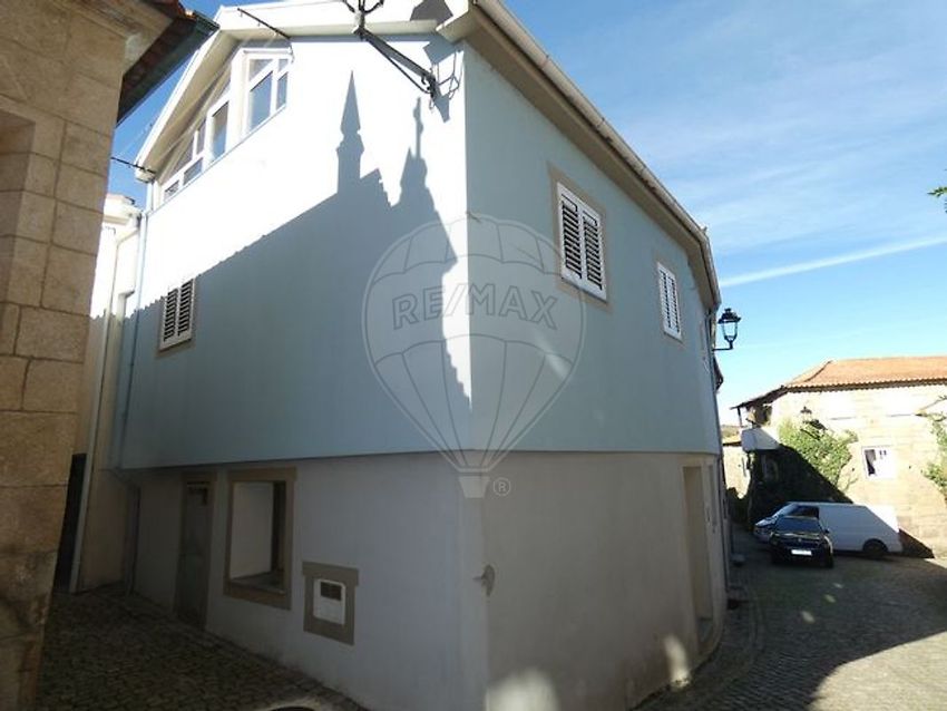 Imagem Fachada de  moradia independente em Mondim da Beira