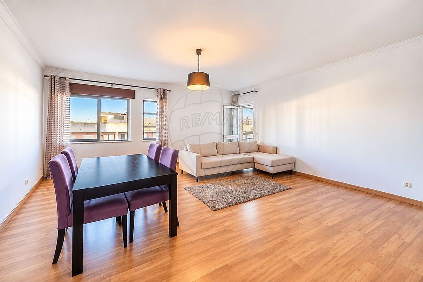 Imagem Sala de estar de apartamento t3 em Rua Alfredo Keil