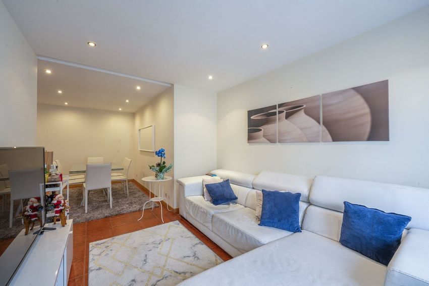Imagem Sala de estar de apartamento t4 em Travessa das Oliveiras, 33