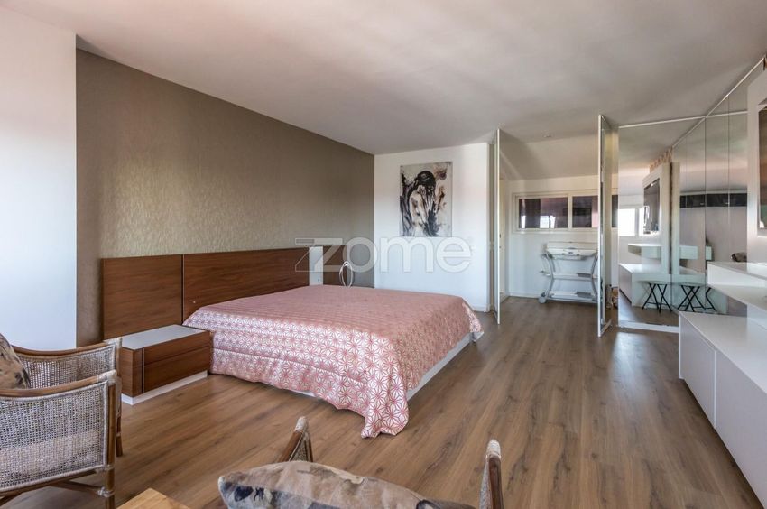 Imagem Quarto de duplex em Rua Joaquim Ereira, 1497