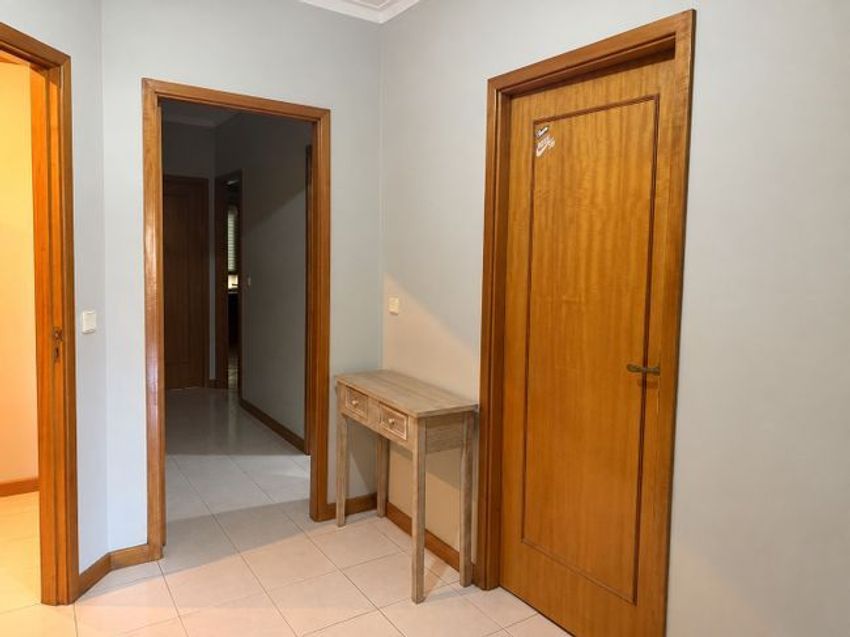 Imagem Corredor de apartamento t2 em Vila Nova da Telha