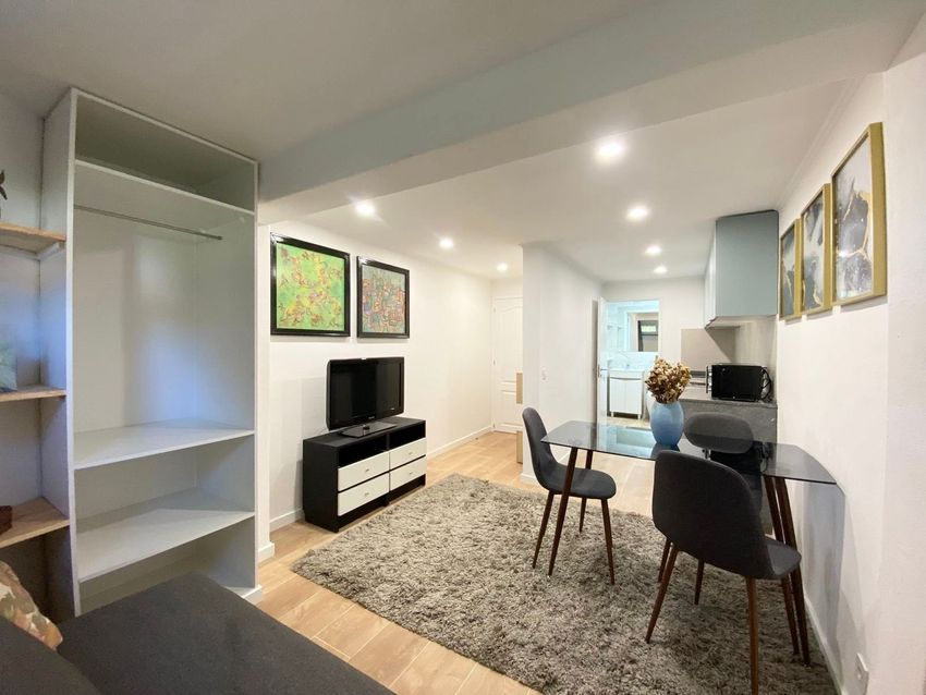 Imagem Sala de estar de apartamento t0 em Rua Malange, 96