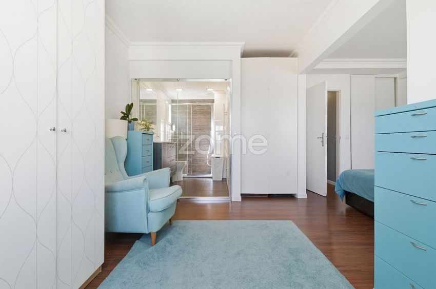 Imagem Quarto de apartamento t3 em Rua Fernando Pessa s/n