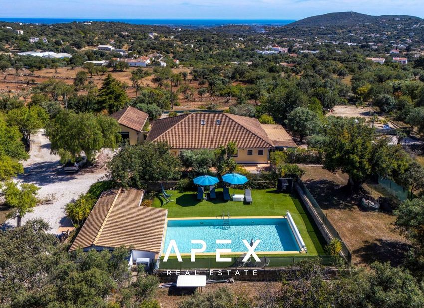 Зображення Басейн,  будинок на дві сім'ї, Santa Barbara de nexe б/н