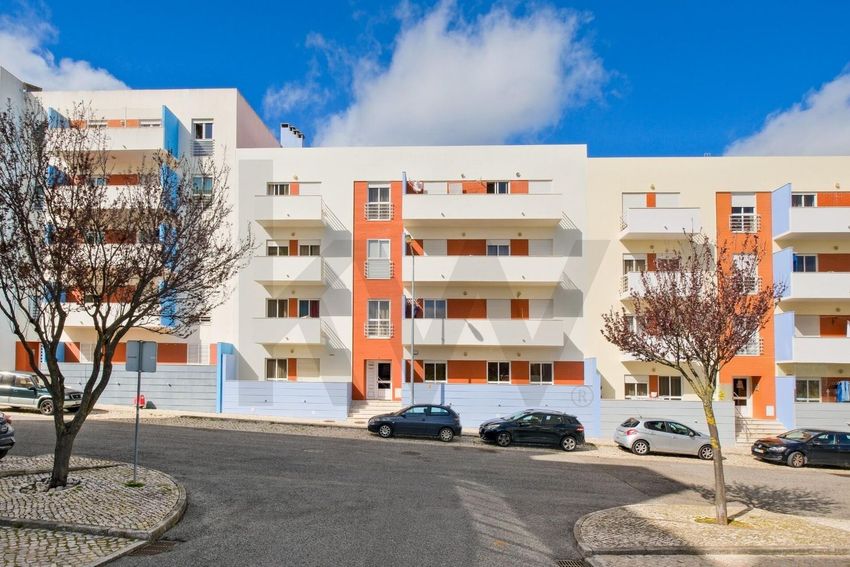 Imagem Vistas de apartamento t3 em Rua António Tomás Botto s/n