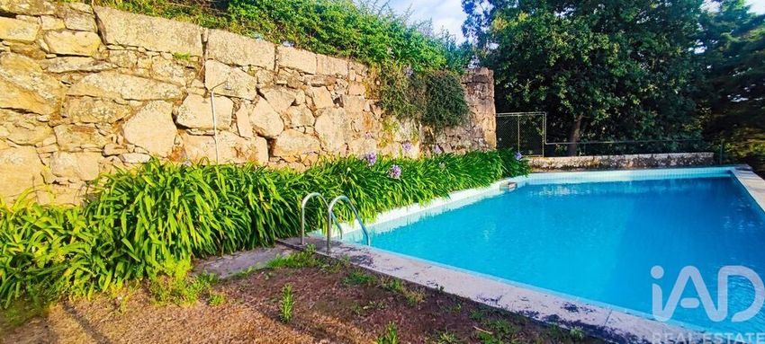 Imagem Piscina de  moradia independente em Loivo