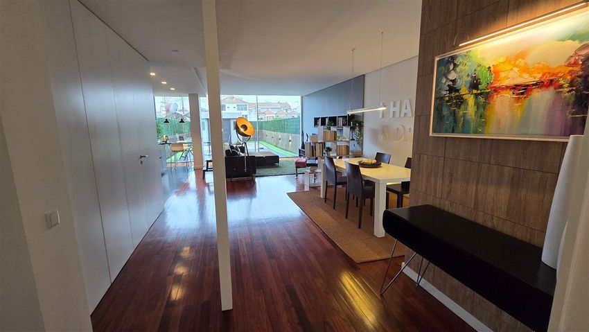 Imagem Sala de estar de apartamento t2 em Rua de Cunha Júnior
