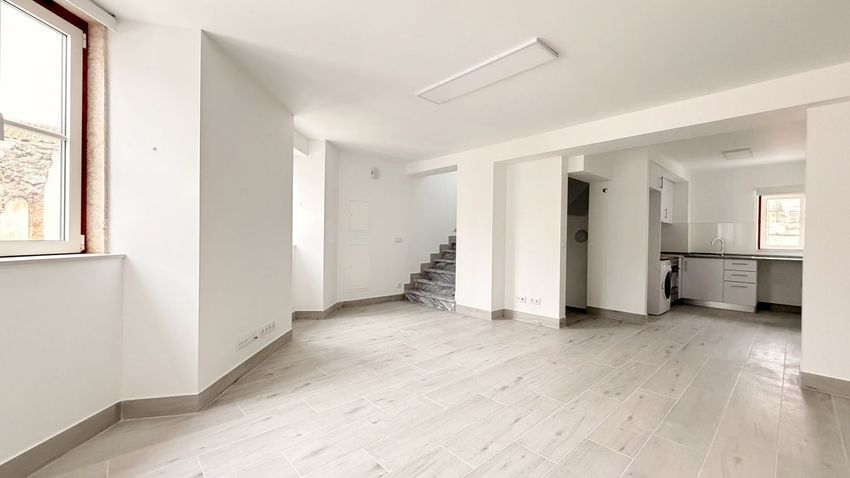 Imagem Divisão de duplex em Travessa de São Pedro
