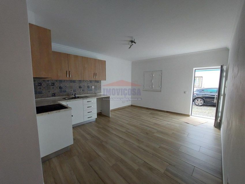 Imagem Sala de estar de apartamento t1 em Rua Luís Casadinho