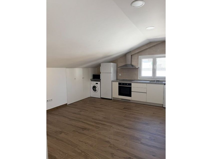 Imagem Cozinha de apartamento t2 em Santa Iria de Azoia - São João da Talha - Bobadela