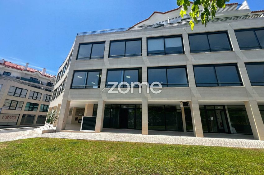 Imagem Fachada de espaço comercial em Rua de Itália, 2