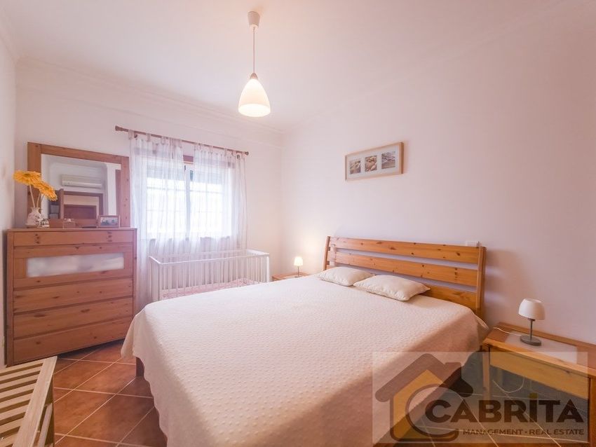 Imagem Quarto de apartamento t2 em Beco Gil Gonçalves e Costa