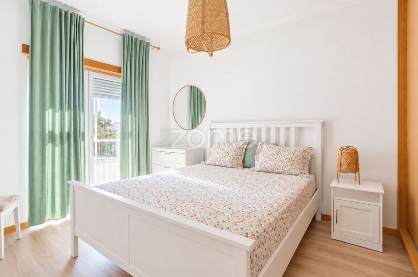 Imagem Quarto de apartamento t3 em Rua Padre Amadeu Lopes Gonçalves s/n