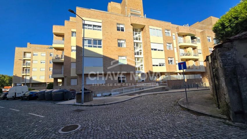 Imagem Fachada de apartamento t2 em Rua Amigos do Porto