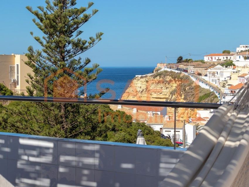 Imagem Vistas de  moradia independente em Centro de Carvoeiro