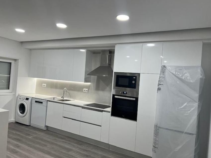 Imagem Cozinha de apartamento t3 em Avenida 23 de Julho