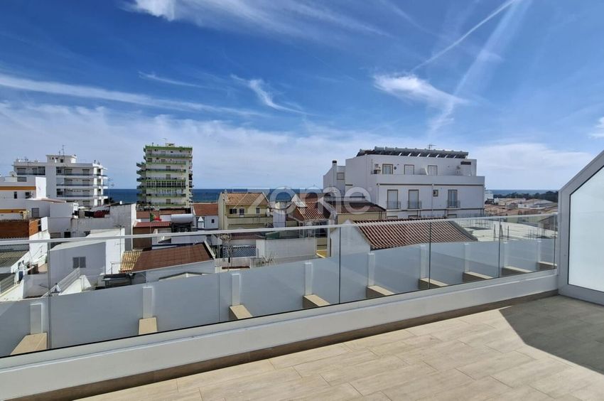 Imagem Pátio de apartamento t3 em Rua 25 de Abril s/n